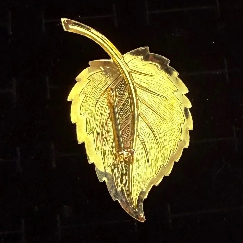 Goldtone Leaf Brooch Pin